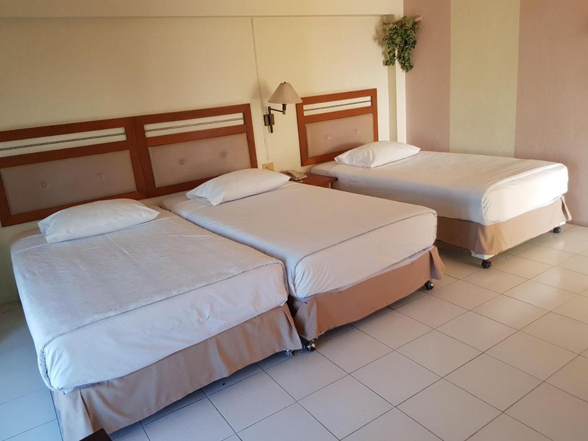 Casa Holiday Hotel Sha Phitsanulok Exterior photo